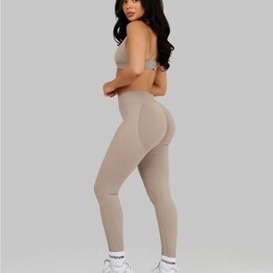 Thrivin Women Beige High-Rise Leggings